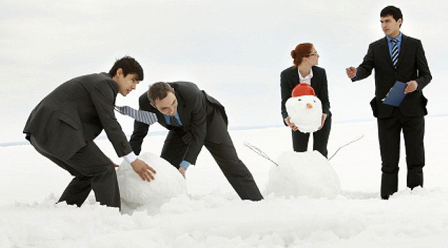 hire sales people during the holidays