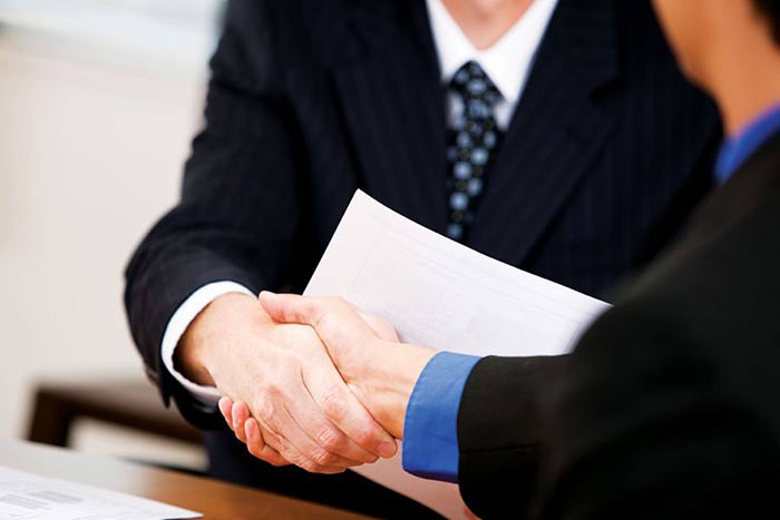 sales managers hire good sales people quickly