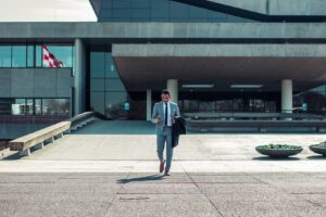 sales professionals back in office after covid