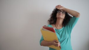 how to answer "how did you handle a difficult situation?"