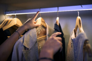 What Sales Hiring Managers Should Wear to a Job Interview